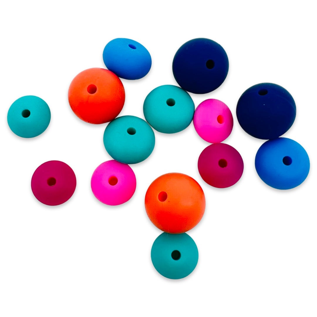 Assorted loose beads